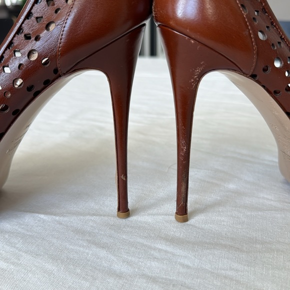 Valentino Garavani Leather Floral Pumps / heels - Picture 6 of 8